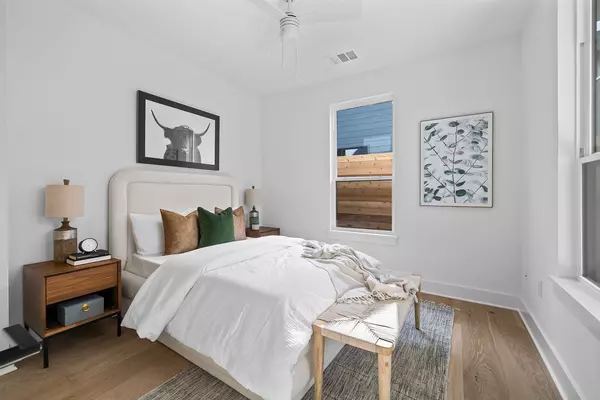 Unit 1  Austin, TX 78702,2105 S L Davis Ave #1