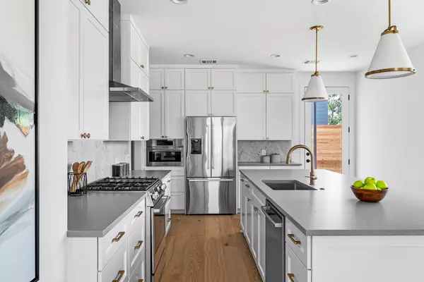 Unit 1  Austin, TX 78702,2105 S L Davis Ave #1