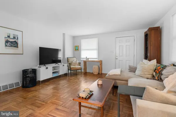 553 FAIRWAY TER, Philadelphia, PA 19128