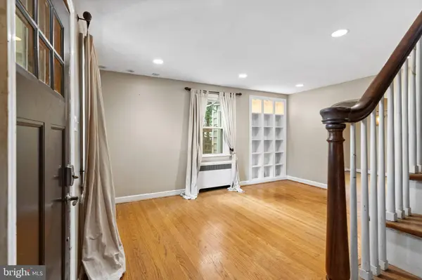 406 JEFFERSON AVE, Cherry Hill, NJ 08002