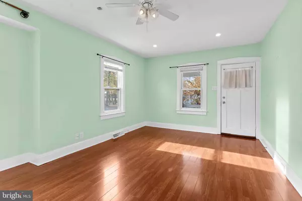 243 HAMPSHIRE AVE, Audubon, NJ 08106