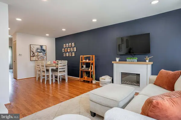 221 GOODFORD RD, Philadelphia, PA 19154