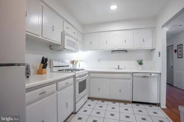 221 GOODFORD RD, Philadelphia, PA 19154