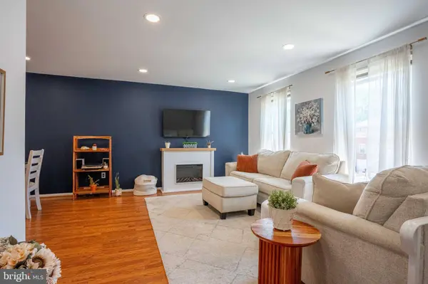 221 GOODFORD RD, Philadelphia, PA 19154
