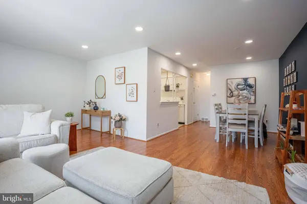 221 GOODFORD RD, Philadelphia, PA 19154
