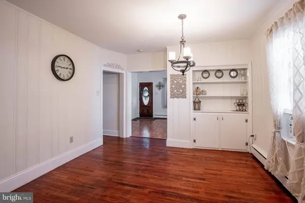 220 BROAD ST, Florence, NJ 08518