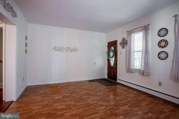 220 BROAD ST, Florence, NJ 08518