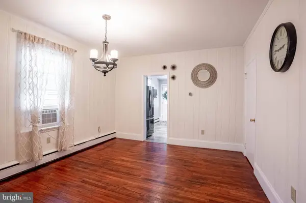 220 BROAD ST, Florence, NJ 08518
