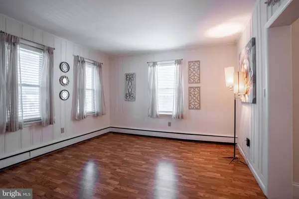 220 BROAD ST, Florence, NJ 08518