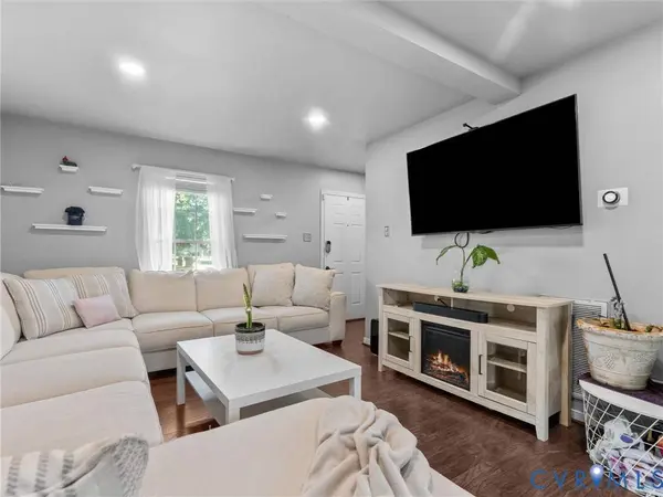 6507 Fairpines RD, North Chesterfield, VA 23234