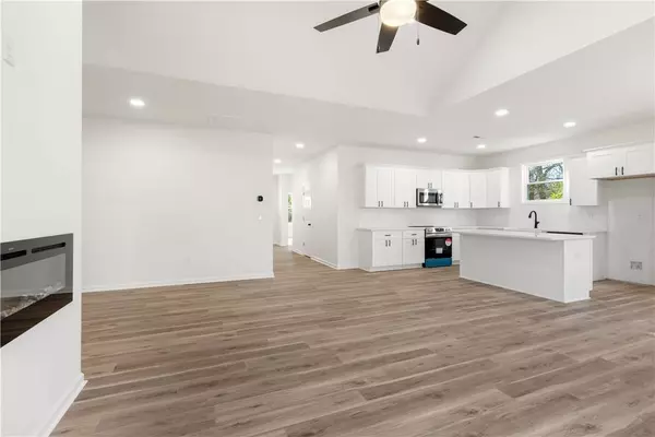 412 Burrell ST, Pendleton, SC 29670