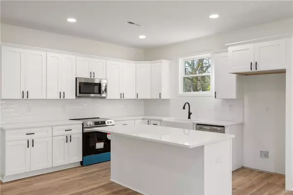 412 Burrell ST, Pendleton, SC 29670