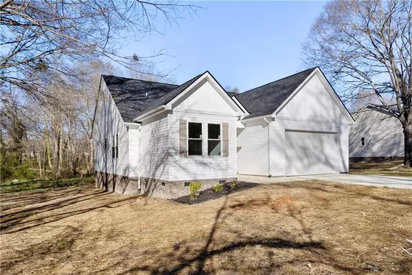 412 Burrell ST, Pendleton, SC 29670