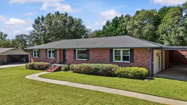 104 Pine Tree LN, Anderson, SC 29625