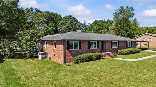 104 Pine Tree LN, Anderson, SC 29625