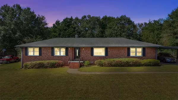 104 Pine Tree LN, Anderson, SC 29625