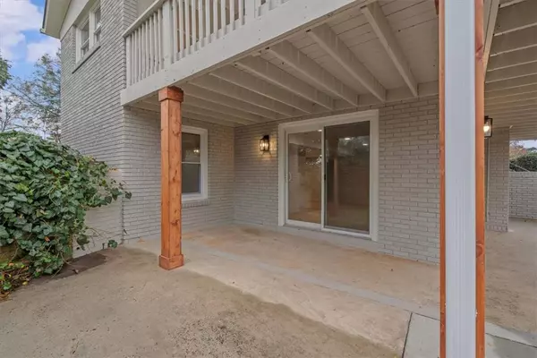 210 Leslie LN, Pendleton, SC 29670