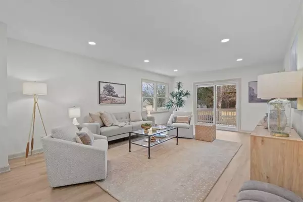 210 Leslie LN, Pendleton, SC 29670