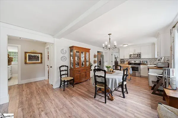 902 E Lee Road, Taylors, SC 29687