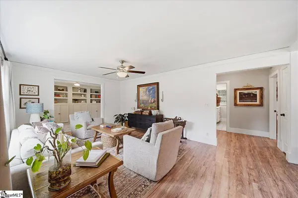 902 E Lee Road, Taylors, SC 29687