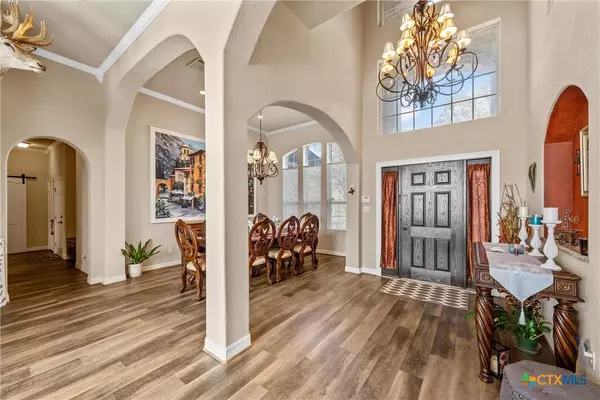 924 Queen Elizabeth DR, Mcgregor, TX 76657