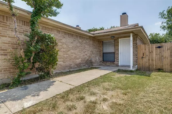 6717 Westcreek Drive, Fort Worth, TX 76133