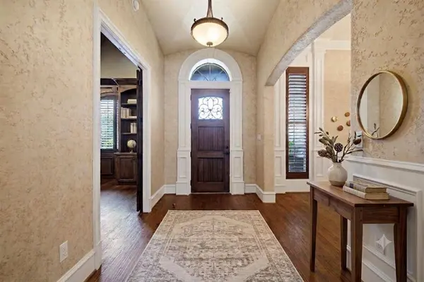 7713 Silverleaf Drive, North Richland Hills, TX 76182