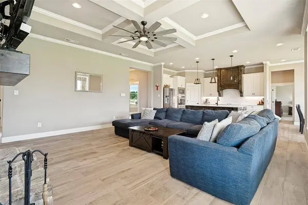 6913 Veal Station Road, Weatherford, TX 76085