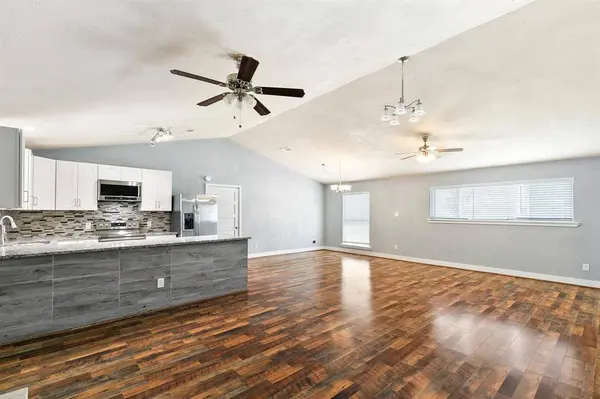 909 N Dove Road, Grapevine, TX 76051