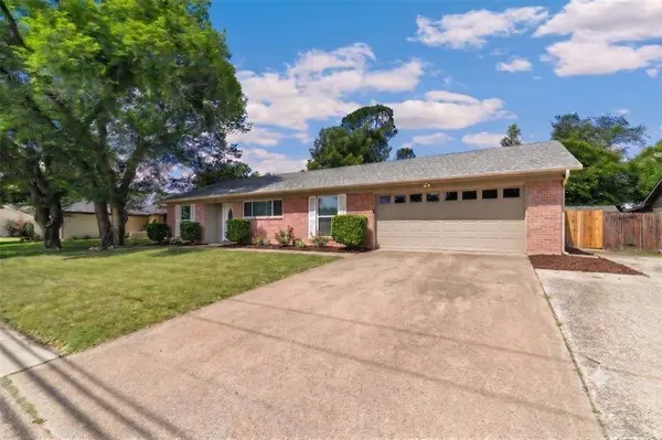 909 N Dove Road, Grapevine, TX 76051