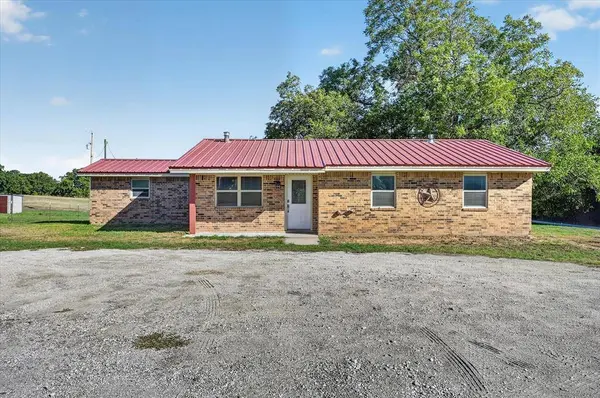 504 W Clay Street, Montague, TX 76251