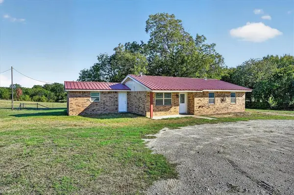 504 W Clay Street, Montague, TX 76251