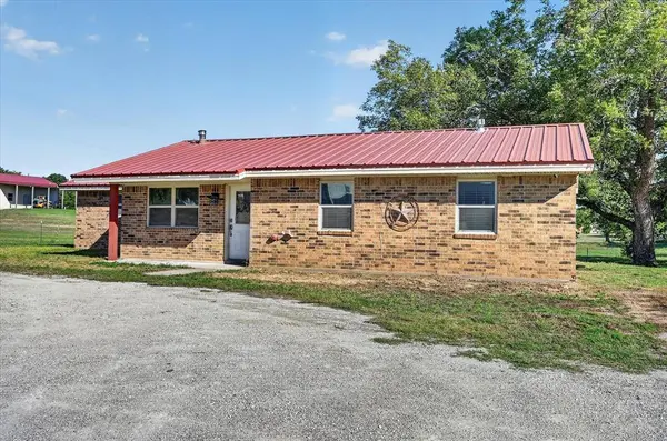 504 W Clay Street, Montague, TX 76251