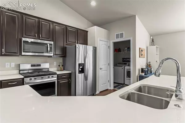 6647 Weiser DR, Colorado Springs, CO 80925