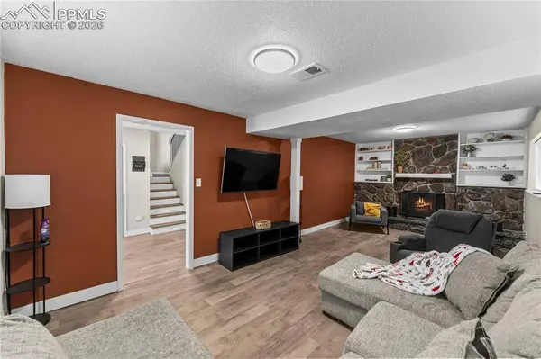 1511 Saratoga DR, Colorado Springs, CO 80910