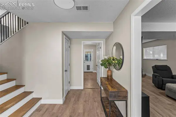 1511 Saratoga DR, Colorado Springs, CO 80910