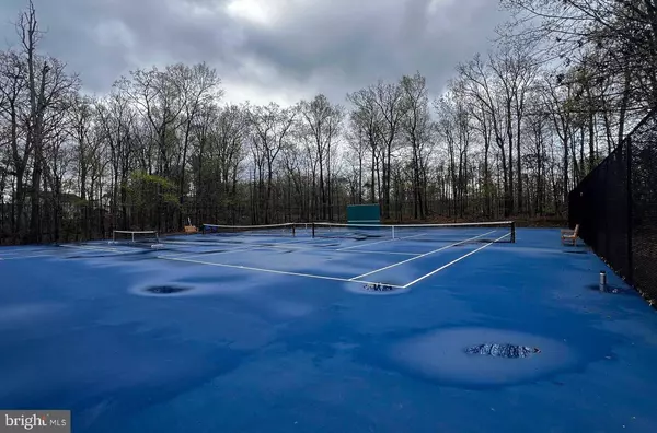 5325 SANDY POINT LN, Clifton, VA 20124