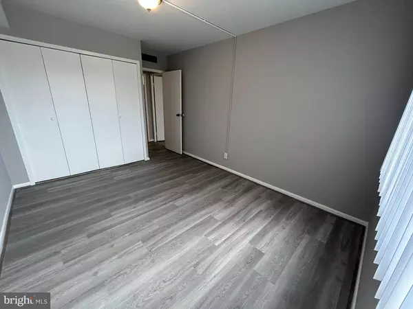 431 ARMISTEAD ST N #211, Alexandria, VA 22312