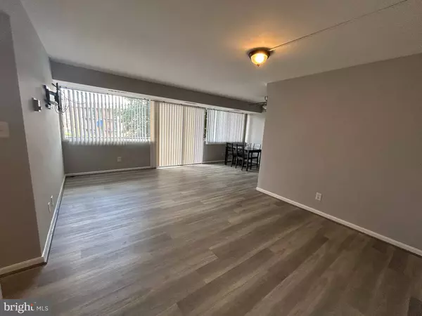 431 ARMISTEAD ST N #211, Alexandria, VA 22312