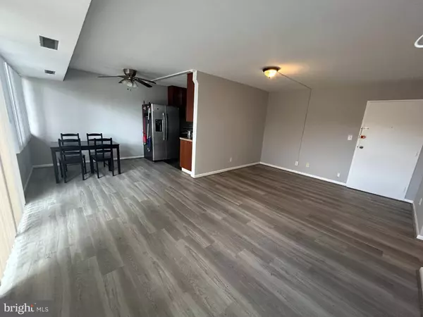 431 ARMISTEAD ST N #211, Alexandria, VA 22312