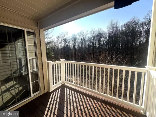 9240 CARDINAL FOREST LN #302, Lorton, VA 22079