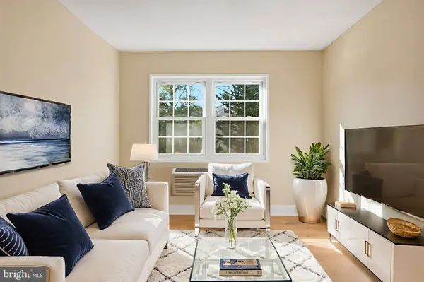 2239 FARRINGTON AVE #05-302, Alexandria, VA 22303