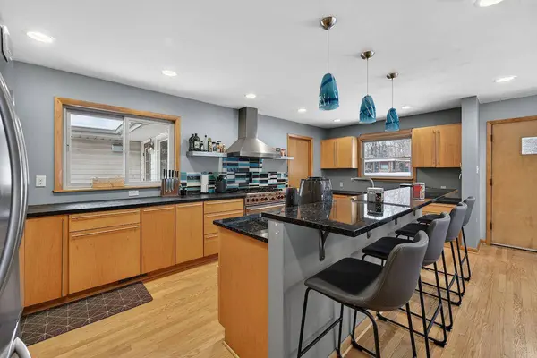 1150 Parkway Dr, Brookfield, WI 53005
