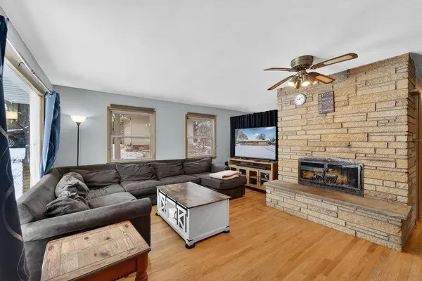 1150 Parkway Dr, Brookfield, WI 53005