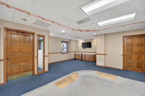 533 S Main St, West Bend, WI 53095