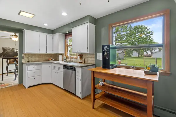 630 E Center St, Juneau, WI 53039