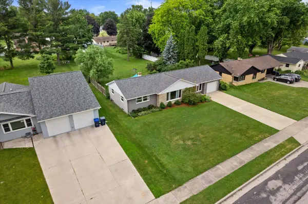630 E Center St, Juneau, WI 53039
