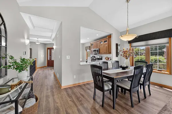 W162N5533 Westwind Dr, Menomonee Falls, WI 53051