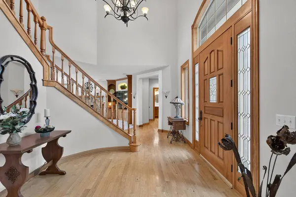 W162N7406 Tamarack Trl, Menomonee Falls, WI 53051