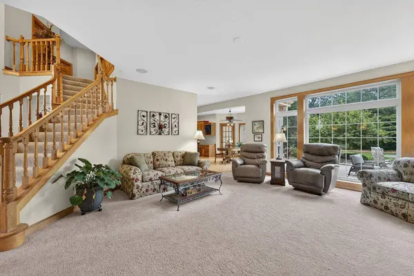 W162N7406 Tamarack Trl, Menomonee Falls, WI 53051